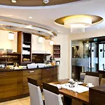 Garni Astoria 4*