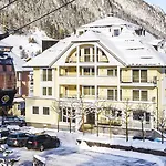 Garni Astoria 4*