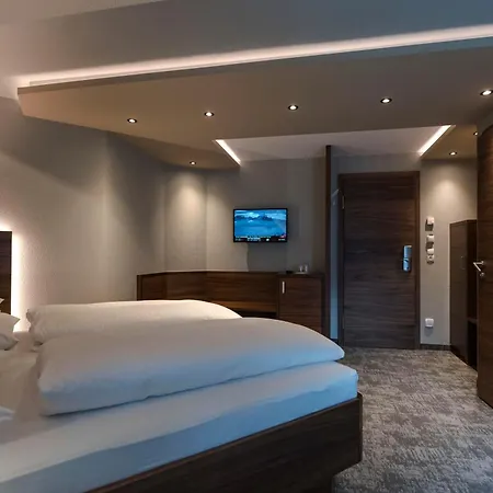 Garni Astoria מלון 4*