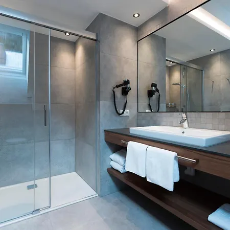 Garni Astoria 4*