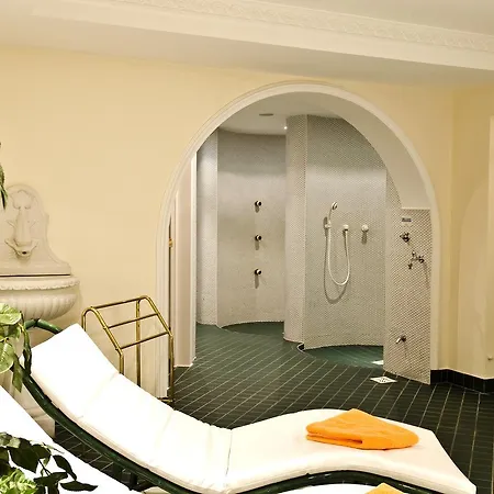 Hotel Garni Astoria 4*