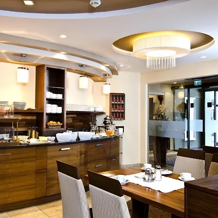Garni Astoria 4*