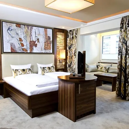 Garni Astoria מלון 4*